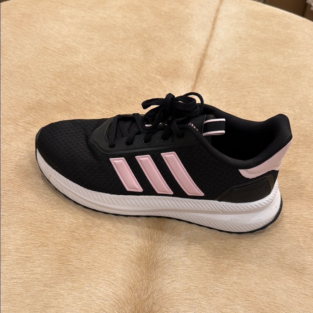 Adidas Black and Pink Sneakers Sleek Sporty Design - Picture 2 of 6